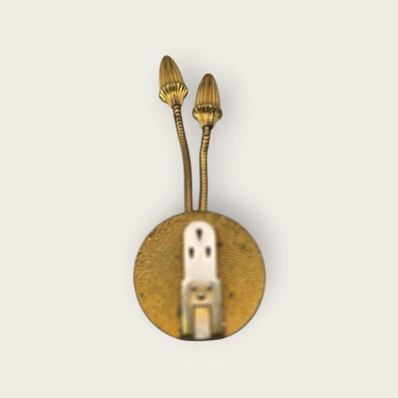 Fur Clip 1930s Gold-Tone Double Tassel  – Art Deco Era Vintage Jewelry - Picture 3 of 10